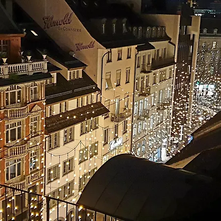Your Summer Rooftop Apartment *